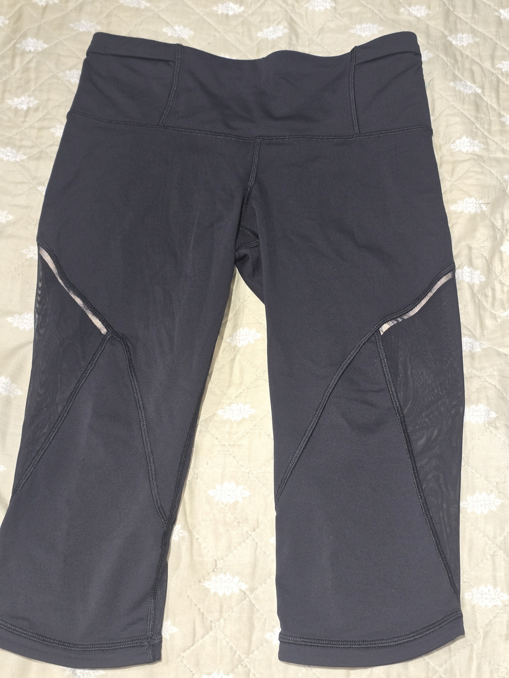 Lululemon Black Athletic Capri Leggings